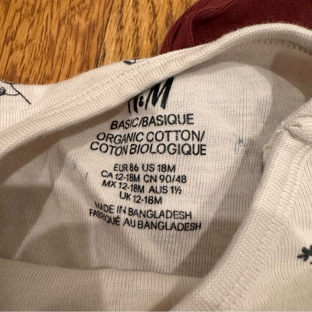 Lot of 2 H&M toddler long sleeve onesies bodysuits Sz 18 months beige burgundy - Picture 3 of 5
